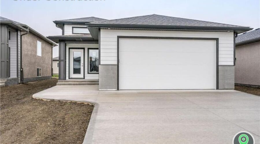 128 Clubhouse Drive Lorette, Manitoba | Winnipeg Home For Sale Listing 🏡