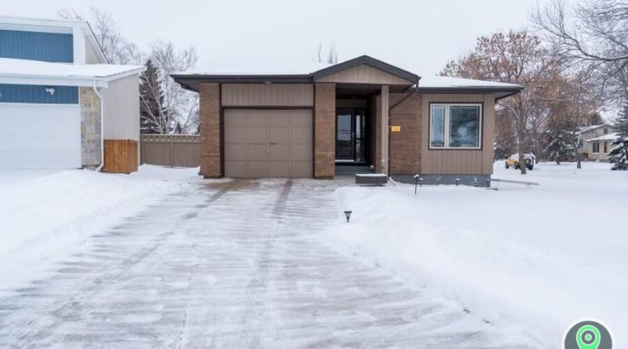 30 Radley Bay Winnipeg, Manitoba | Houses for Sale | Winnipeg | Winnipeg Home For Sale Listing 🏡