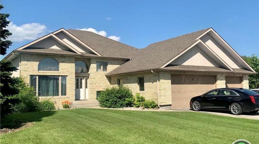 8 SUNRISE Bay St Andrews, Manitoba | Winnipeg Home For Sale Listing 🏡